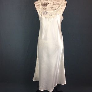 Oscar de la Renta Nightgown slip pink label M